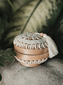 Petite boite à offrandes de Bali perles et coquillages