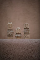 Statuette en pierre et coquillages Sumba