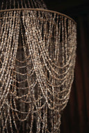 Lustre en coquillages bicolore élégant