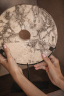 Disque en Marbre sur socle