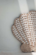 Coquillage décoratif en coquillages et perles de bois