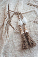 Grande suspension balinaise en coquillage et corde