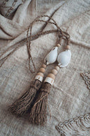 Grande suspension balinaise en coquillage et corde