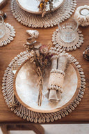 Rond de serviette en rotin et coquillages