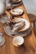 Set de table rond en rotin et coquillages