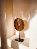 Disque d'ornement en métal ancien