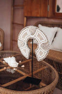 Bouclier bohème balinais en perles et coquillages